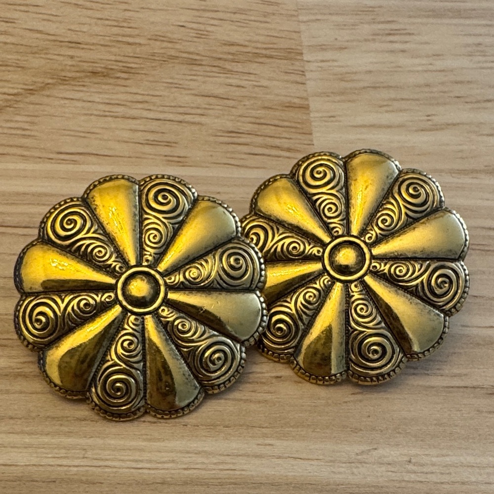 Vintage Gold Toned Earrings